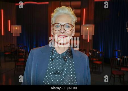 Bärbel Schäfer bei der Aufzeichnung der WDR-Talkshow 'Kölner Treff' im WDR Studio BS 3. Köln, 12.04.2024 Foto Stock