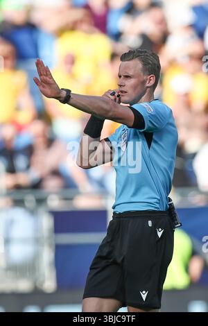 Sander van der Eijk (arbitro) durante la partita UEFA Under 21 Slovacchia 2025 tra Spagna U21 2-1 Romania U21 al National Football Stadium il 14 giugno 2025 a Bratislava, Slovacchia. Foto Stock