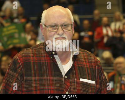 La leggenda della pallamano SCM Peter Pysall ospite al DAIKIN HBL stagione 2024-25 21° giorno SC Magdeburg - 1.VfL Potsdam, Magdeburgo, DE Foto Stock