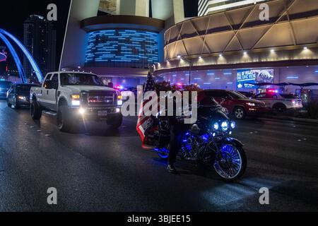 Las Vegas, Nevada, Stati Uniti. 14 giugno 2025. Vista della "No Kings March" su Las Vegas Blvd a Las Vegas, Nevada, il 14 giugno 2025. Crediti: Dee CEE Carter/Media Punch/Alamy Live News Foto Stock