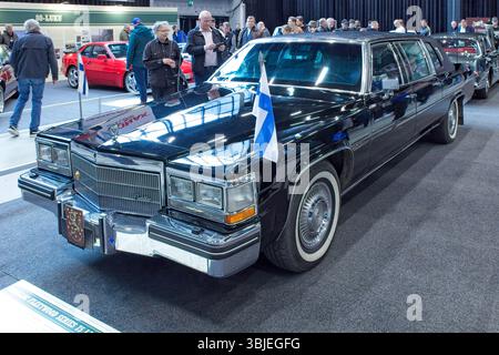 Lahti, Finlandia – 3 maggio. 2025: Cadillac Fleetwood Series 75 Limousine (1984) auto al Classic Motor Show al Lahti Exhibition and Convention Centre. Foto Stock