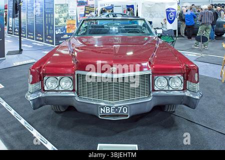 Lahti, Finlandia – 3 maggio. 2025: Auto Cadillac DeVille Cabriolet (1979) al Classic Motor Show al Lahti Exhibition and Convention Centre. Foto Stock