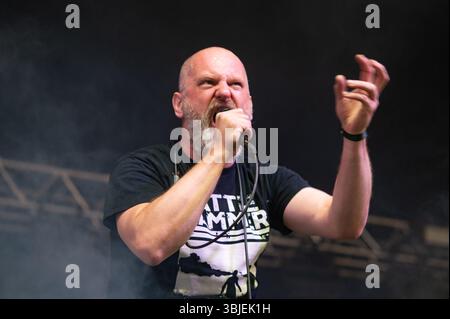 Donington, Inghilterra. 14 giugno 2025. Anaal Nathrakh batte la bandiera del metal estremo su Download 2025. Cristina Massei/Alamy Live News Foto Stock