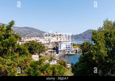 Vista dell'isola di Lipari in Sicilia Foto Stock