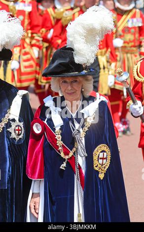 La regina Camilla partecipa all'annuale Order of the Garter Service nella St George's Chapel, Castello di Windsor. Data foto: Lunedì 16 giugno 2025. Foto Stock