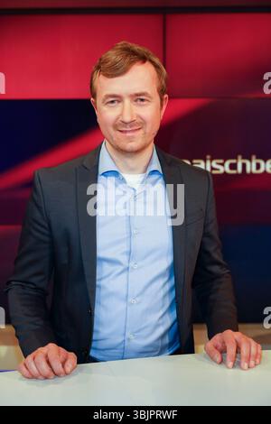 Demian von Osten in der ARD-Talkshow 'maischberger' im WDR Studio B. Köln, 25.04.2023 Foto Stock