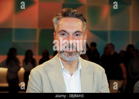 Fabio De Masi in der ARD-Talkshow 'hart aber Fair' im WDR Fernsehstudio B. Köln, 27.05.2024 Foto Stock