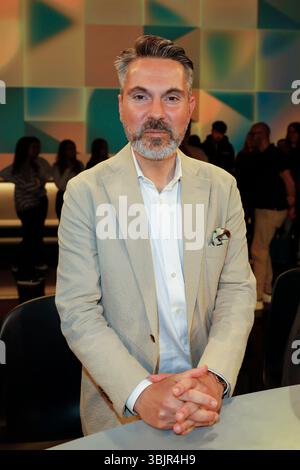 Fabio De Masi in der ARD-Talkshow 'hart aber Fair' im WDR Fernsehstudio B. Köln, 27.05.2024 Foto Stock