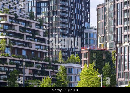 Torre residenziale Wonderwoods, 2 edifici verdi, a Utrecht nel nuovo sano quartiere urbano, presso la stazione centrale, 105 metri di altezza con 30 piani Foto Stock