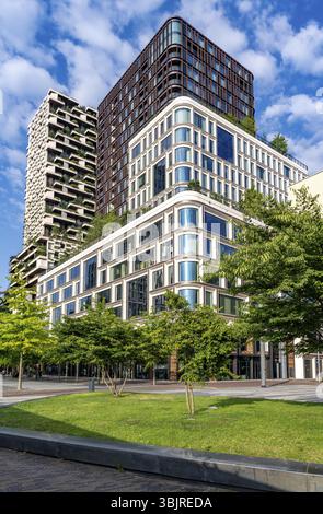Torre residenziale Wonderwoods, 2 edifici verdi, a Utrecht nel nuovo sano quartiere urbano, presso la stazione centrale, 105 metri di altezza con 30 piani Foto Stock