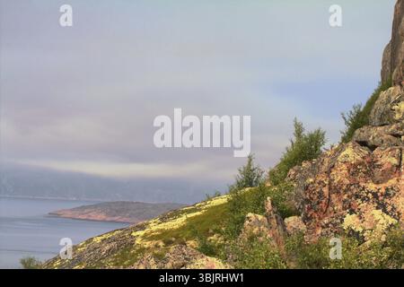 Paesaggi del nord sulle rive del Mare di Barents Foto Stock