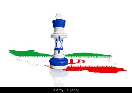 Scacchi fatti da bandiera di Israele su una mappa dell'Iran Foto Stock