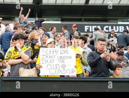 East Rutherford, Vereinigte Staaten. 17 giugno 2025. Borussia Dortmund Fans USA, Fluminense FC vs Borussia Dortmund, Coppa del mondo per club FIFA, gruppo F, 17.06.2025 foto: Eibner-Pressefoto/Scott Coleman credito: dpa/Alamy Live News Foto Stock