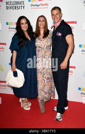Miyabi Kawai, Ulrike Frank und Lukas Sauer bei der Ernsting's Family Fashion Show 2025 im Empire Riverside Hotel. Amburgo, 17.06.2025 Foto Stock