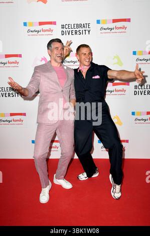 Jo Weil und Lukas Sauer bei der Ernsting's Family Fashion Show 2025 im Empire Riverside Hotel. Amburgo, 17.06.2025 Foto Stock