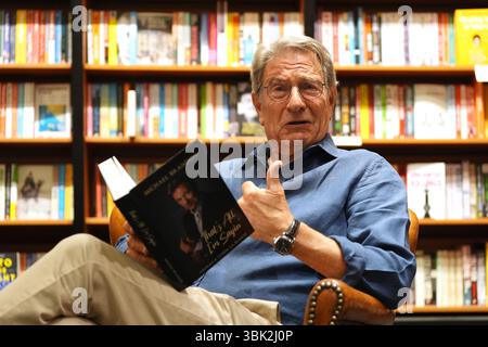 L'attore Michael Brandon, protagonista della serie televisiva degli anni '1980 Dempsey e Makepeace, al lancio della sua autobiografia "That's All i'm Say", a Waterstones, nel centro di Londra. Data foto: Martedì 17 giugno 2025. Foto Stock