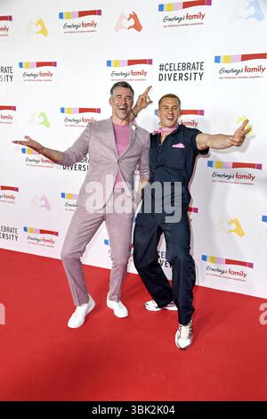 Jo Weil und Lukas Sauer beim Ernstings Family Mode Empfang unter dem ispira il motto CELEBRATE DIVERSITY im Riverside Hotel ad Amburgo am 17.06.2025 *** Jo Weil e Lukas Sauer al ricevimento di moda per famiglie Ernstings con il motto ispiratore CELEBRATE LA DIVERSITÀ al Riverside Hotel ad Amburgo il 17 06 2025 Foto Stock