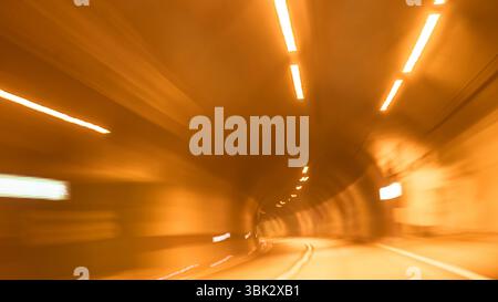 Foto astratte di movimento nel tunnel Foto Stock