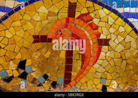 Chiesa di San Giuseppe. La croce e il pesce. Simboli religiosi. Chedde. Francia. Foto Stock