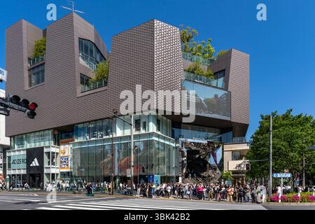 Tokyu Plaza Omotesando è un grande magazzino multilivello situato nel distretto di Shibuya, Tokyo, Giappone. Foto Stock