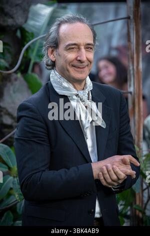 Londra, Regno Unito. 17 giugno 2025. Alexandre Desplat partecipa alla prima mondiale "Jurassic World Rebirth" all'Odeon Luxe Leicester Square. Crediti: Guy Corbishley/Alamy Live News Foto Stock