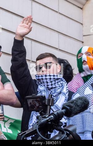 Londra, Regno Unito. 18 giugno 2025. 18 giugno 2025, Londra / Regno Unito. L’apparizione di Kneecap alla Corte dei magistrati di Westminster ha attirato un’enorme folla di sostenitori. Alamy Live News / Aubrey Fagon crediti: Aubrey Fagon/Alamy Live News Foto Stock