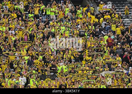 17 giugno 2025; East Rutherford, New Jersey USA: Tifosi del Borussia Dortmund durante la partita tra Fluminense e Borussia Dortmund, nel primo round del girone F della Coppa del mondo per club FIFA 2025, al MetLife Stadium Foto Stock