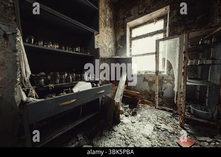 Dark industrial interior della factory di Chernobyl angolazione Foto Stock