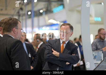 Il Ministro Presidente Stephan Weil alla Fiera di Hannover Foto Stock