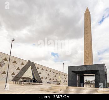 Il Grand Egyptian Museum, noto anche come Giza Museum, è un museo archeologico a Giza, in Egitto Foto Stock