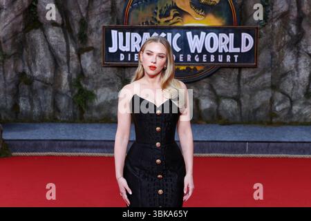 Scarlett Johansson partecipa alla prima tedesca di Jurassic World Rebirth, Zoo Palast Foto Stock