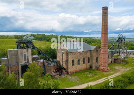 Miniera di carbone nel Regno Unito. Storica miniera di carbone nel Nottinghamshire. Reliquia della rivoluzione industriale. I minatori e i minatori del carbone colpiscono la storia Foto Stock