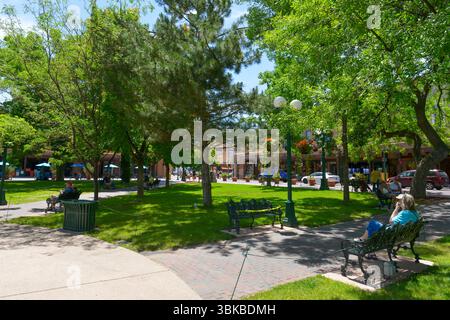 Il Santa Fe Plaza nel centro di Santa Fe, New Mexico, nello stile delle tradizionali città coloniali ispano-americane. Foto Stock