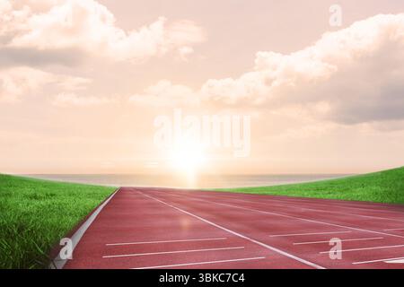 Il design piatto mostra la pista rossa con corsie bianche tra le sponde verdi verso il tramonto sotto le nuvole Foto Stock