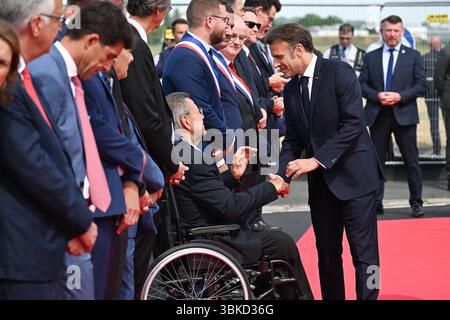 Le Bourget, Francia. 20 giugno 2025. Il 20 giugno 2025, il presidente Emmanuel Macron ha partecipato alla 55a edizione dell'International Paris Air Show (Salon International de l'aéronautique et de l'espace - SIAE) tenutasi presso l'aeroporto Paris-le Bourget, a nord di Parigi. Foto di Jeanne Accorsini/Pool/ABACAPRESS.COM credito: Abaca Press/Alamy Live News Foto Stock