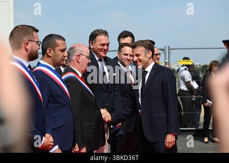 Le Bourget, Francia. 20 giugno 2025. Il 20 giugno 2025, il presidente Emmanuel Macron ha partecipato alla 55a edizione dell'International Paris Air Show (Salon International de l'aéronautique et de l'espace - SIAE) tenutasi presso l'aeroporto Paris-le Bourget, a nord di Parigi. Foto di Jeanne Accorsini/Pool/ABACAPRESS.COM credito: Abaca Press/Alamy Live News Foto Stock