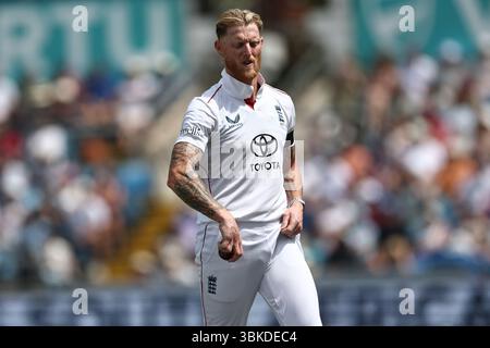 Leeds, Regno Unito. 20 giugno 2025. Regno Unito, Leeds, Headingley Stadium, 20 giugno 2025, l'inglese Ben Stokes durante il primo giorno del Rothesay test match tra Inghilterra e India all'Headingley Stadium di Leeds, Regno Unito il 20 giugno 2025. Crediti: John Mallett/Alamy Live News Foto Stock