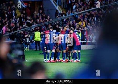 Barcellona, Spagna. 11 marzo 2025. I giocatori di Barcellona celebrano un gol durante la partita di UEFA Champions League tra FC Barcelona e SL Benfica al Foto Stock