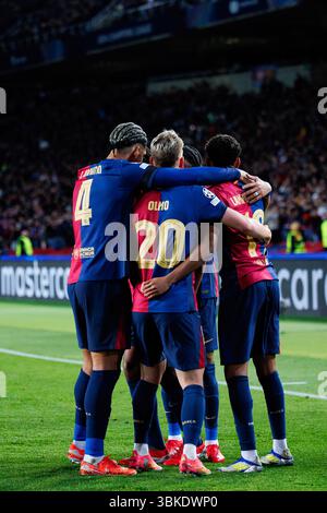 Barcellona, Spagna. 11 marzo 2025. I giocatori di Barcellona celebrano un gol durante la partita di UEFA Champions League tra FC Barcelona e SL Benfica al Foto Stock