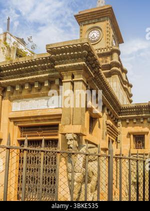 Bomanjee Hormarjee Wadia Clock Tower, e' una struttura storica costruita nel 1880 situata in Bazaar Gate Street, Fort , MUMBAI, MAHARASHTRA, INDIA. Foto Stock