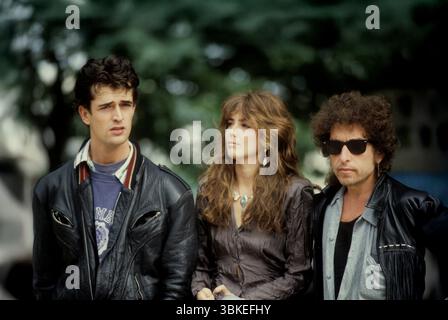 Bob Dylan con Rupert Everett e Fiona Flanagan a Londra per 'cuori di fuoco' 17 agosto 1986 Foto Stock