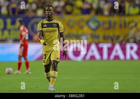 Miami, Stati Uniti. 20 giugno 2025. Luis Advíncula del CA Boca Juniors guarda durante la partita tra il Bayern Monaco e IL CA Boca Juniors, per il 2 ° turno del gruppo C per la Coppa del mondo per club FIFA 2025, all'Hard Rock Stadium di Miami, Stati Uniti, il 20 giugno 2025. Foto: Heuler Andrey/DiaEsportivo/Alamy Live News crediti: DiaEsportivo/Alamy Live News Foto Stock