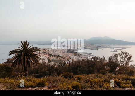 Vista panoramica di Ceuta dal Monte Hacho al tramonto Foto Stock