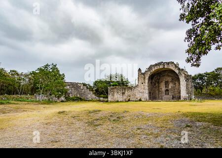 Open Chapel, sito archeologico di Dzibilchaltún, Yucatán, Messico. Foto Stock