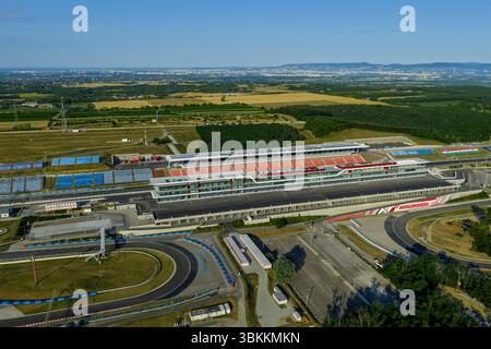 Nuove foto sull'Hungaroring. Questa è la pista ufficiale ungherese di F1. Tema principale nuovo edificio Padock e tribuna che sono stati costruiti nel 2025 Foto Stock