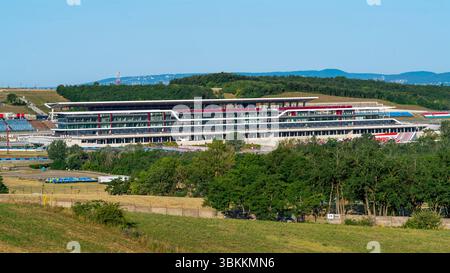 Nuove foto sull'Hungaroring. Questa è la pista ufficiale ungherese di F1. Tema principale nuovo edificio Padock e tribuna che sono stati costruiti nel 2025 Foto Stock