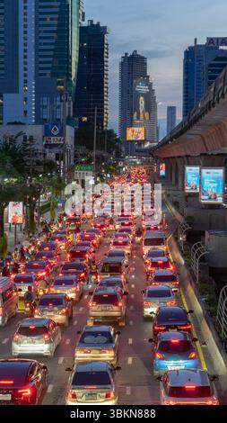 Il traffico non va da nessuna parte a Bangkok Foto Stock