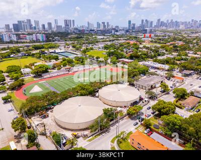 Miami, FL, Stati Uniti - 18 giugno 2025: Foto aerea dell'impianto di trattamento delle acque di Allapattah Miami Dade infrastruttura critica Foto Stock
