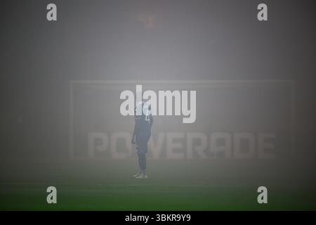 Philadelphia, Stati Uniti. 22 giugno 2025. La partita viene interrotta mentre i tifosi festeggiano con i bagliori durante la partita del gruppo G tra la Juventus e Wydad AC del Marocco alla Coppa del mondo per club FIFA 2025 a Philadelphia, negli Stati Uniti, il 22 giugno 2025. Crediti: Wu Xiaoling/Xinhua/Alamy Live News Foto Stock