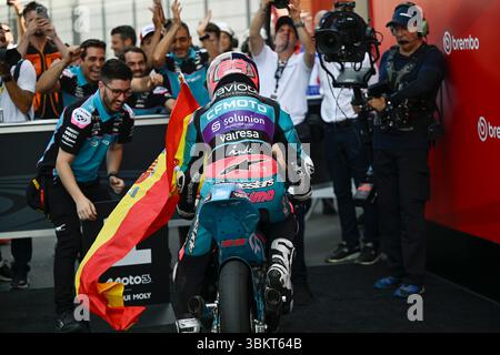 QUILES Maximo (spa), CFMOTO Aspar Team, Ritratto celebra la sua vittoria durante il Gran Premio d'Italia 2025 di Moto3 Brembo, GP d'Italia, sul circuito del Mugello, dal 20 al 22 giugno, in Italia - Photo Studio Milagro / DPPI Foto Stock